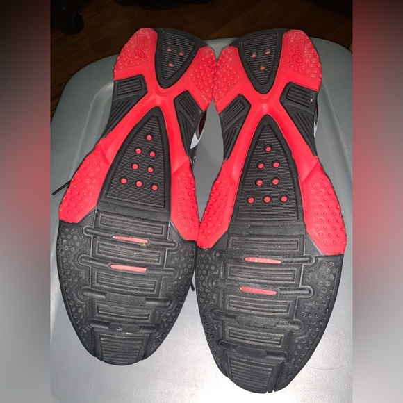 ASICS shoes - Picture 5 of 8